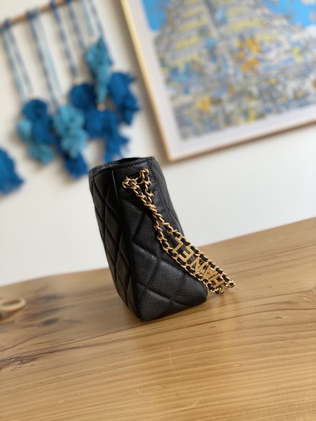  Handbag  Chanel  AS3223 size  16*19*8 cm