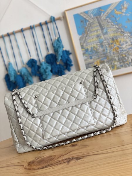 Handbag  Chanel  94305  size 46.6x29x17 cm