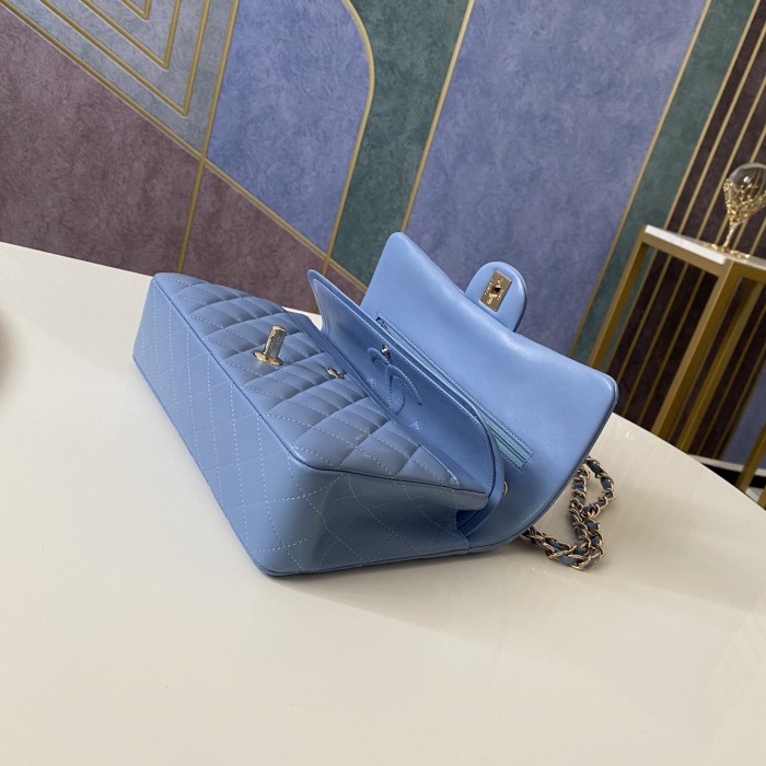  Handbag  Chanel 112 size 25 cm