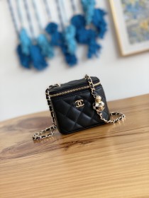 Handbag  Chanel 81241 size  10.5  8.5  7 cm
