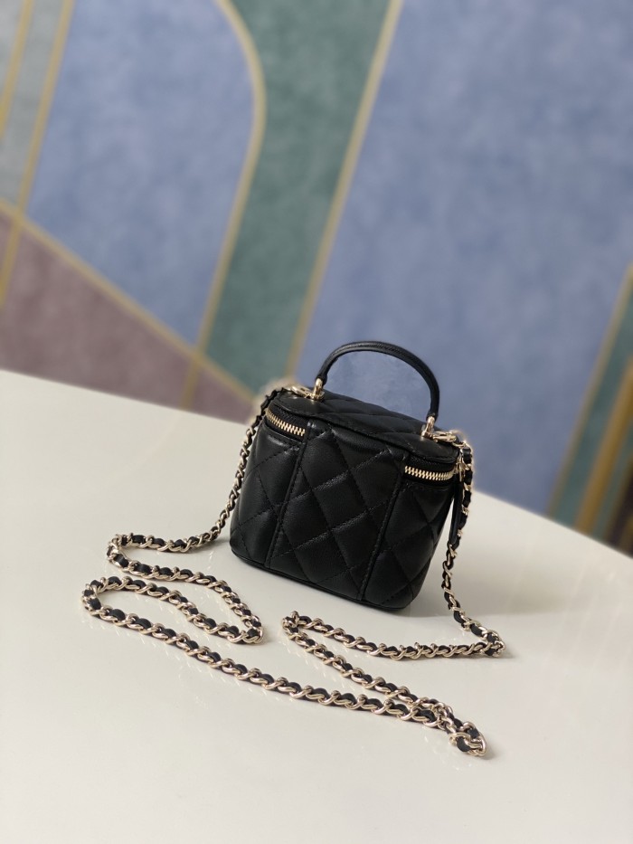  Handbag  Chanel 81189 size 10  7  9 cm