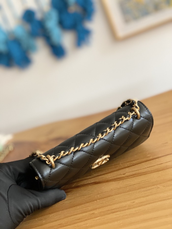 Handbag  Chanel 81238 size 16 cm