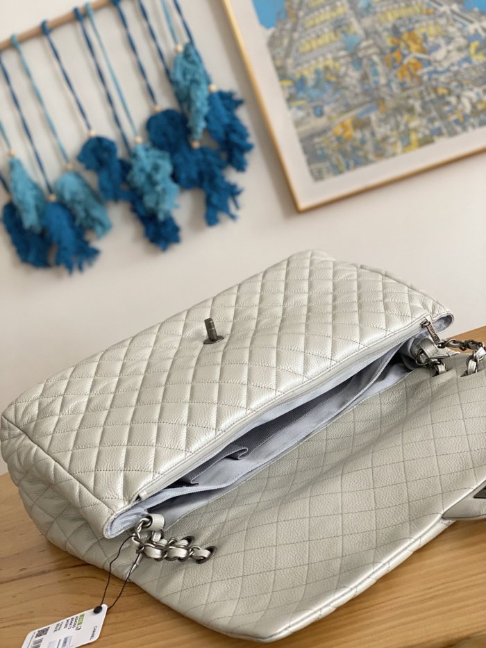 Handbag  Chanel  94305  size 46.6x29x17 cm