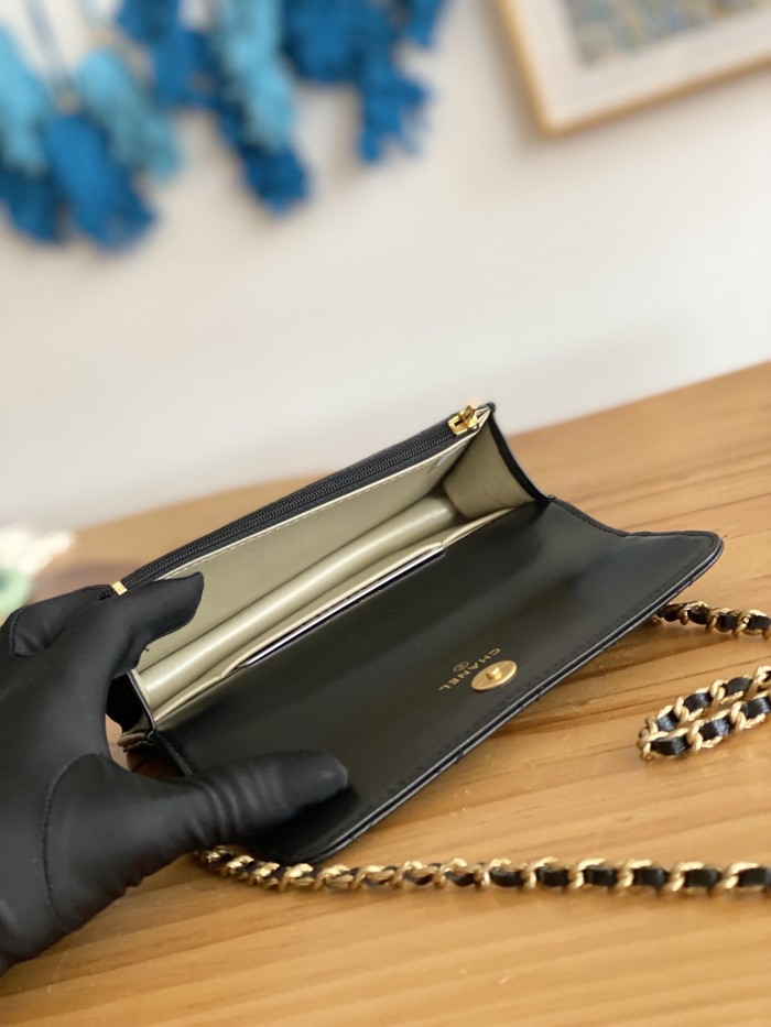 Handbag  Chanel 81238 size 16 cm