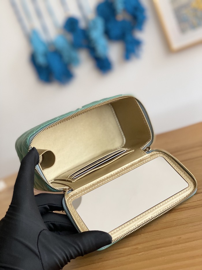 Handbag  Chanel 81242 size 17 cm