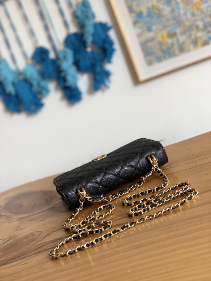 Handbag  Chanel  81244  size 19 cm