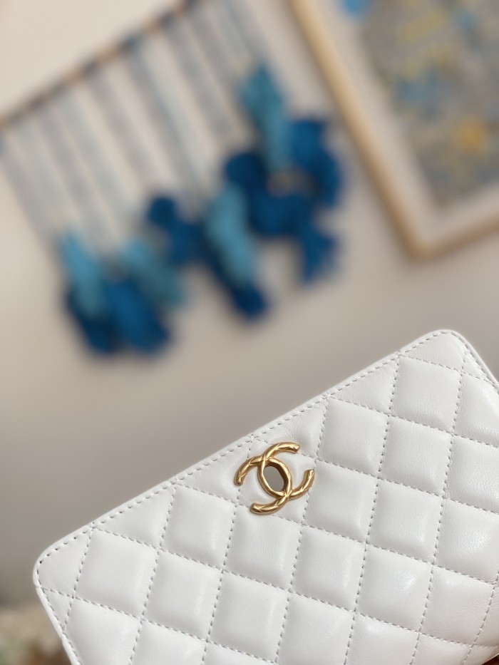 Handbag  Chanel 81237 size 19 cm