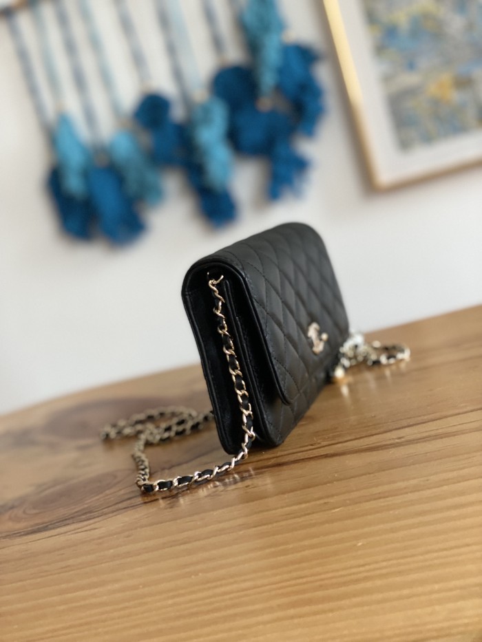 Handbag  Chanel 81240 size  19 cm