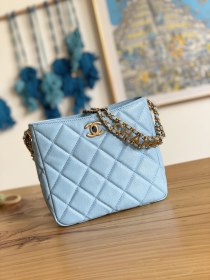  Handbag  Chanel AS3223 size 16*19*8 cm