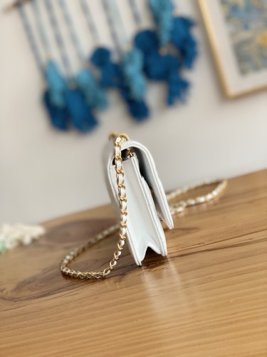 Handbag  Chanel 81237 size 19 cm