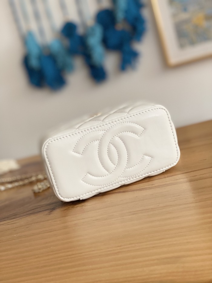 Handbag  Chanel  81242  size  17 cm