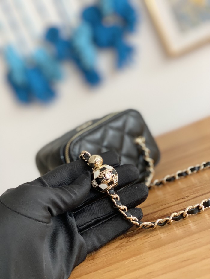 Handbag  Chanel 81241 size  10.5  8.5  7 cm