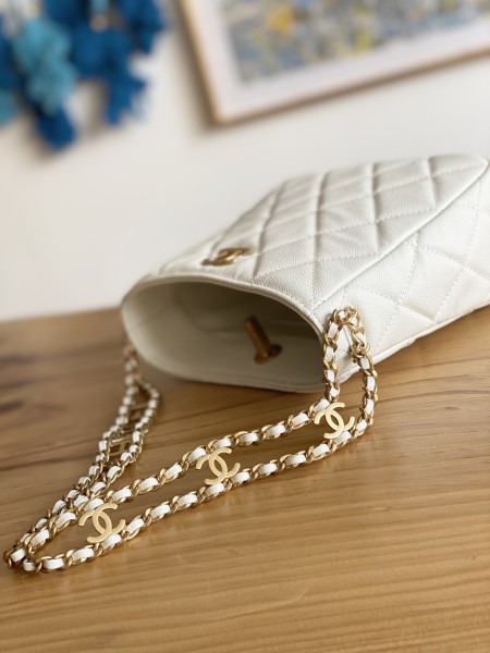  Handbag  Chanel  AS3223  size 16*19*8 cm