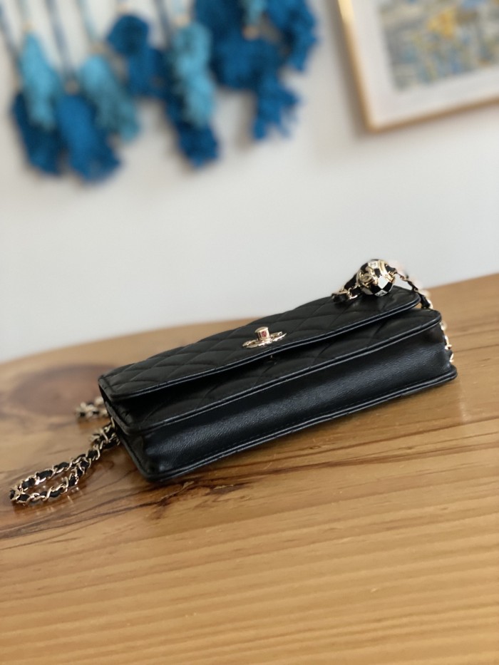 Handbag  Chanel 81240 size  19 cm