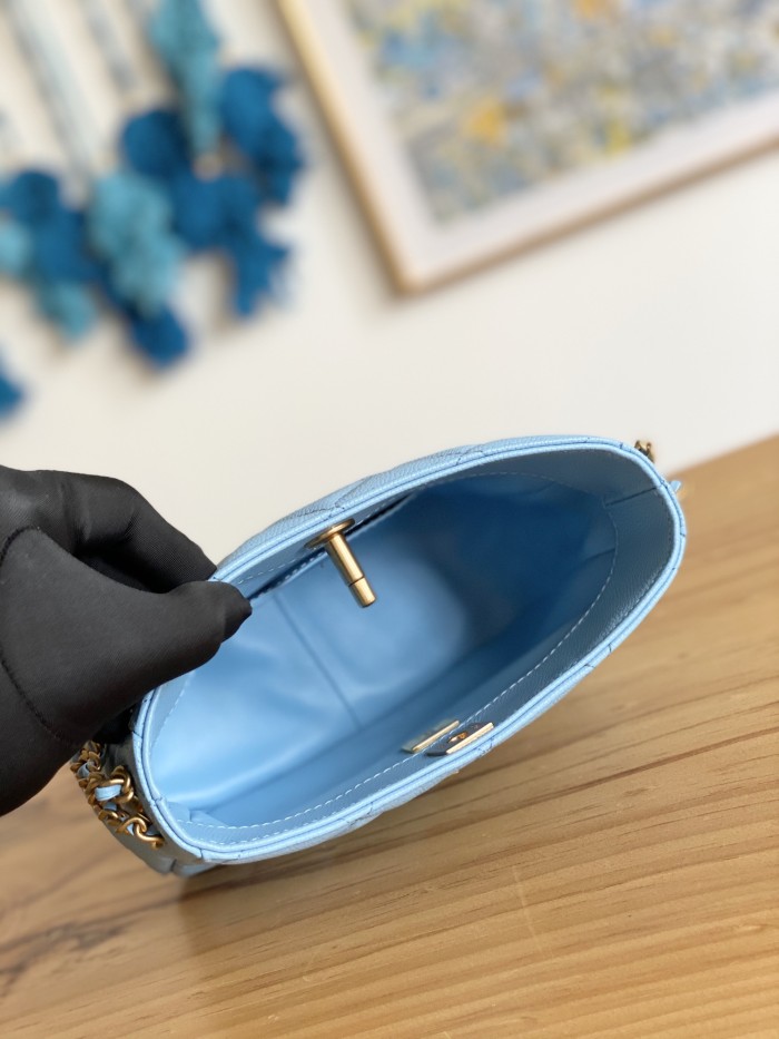  Handbag  Chanel AS3223 size 16*19*8 cm