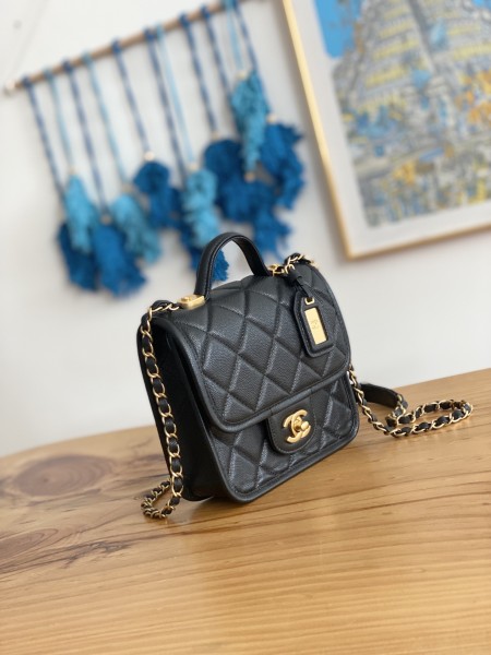  Handbag  Chanel AS3652 size 17x20.5x6 cm