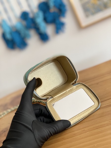 Handbag  Chanel  81241 size  10.5  8.5  7 cm