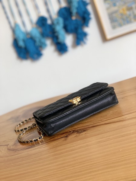 Handbag  Chanel  81244  size 19 cm