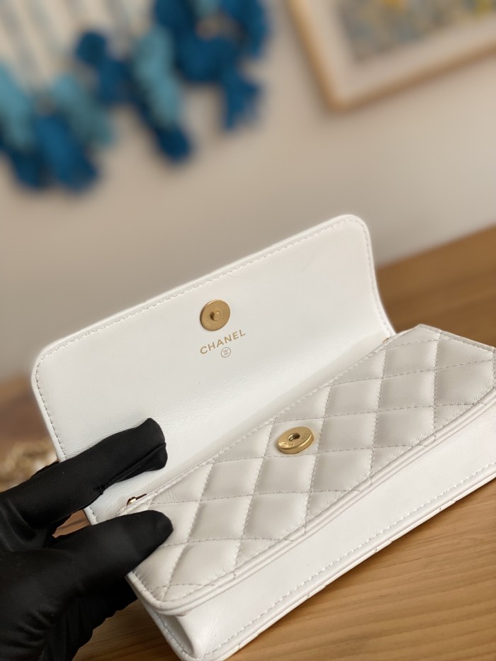 Handbag  Chanel 81238  size 16 cm