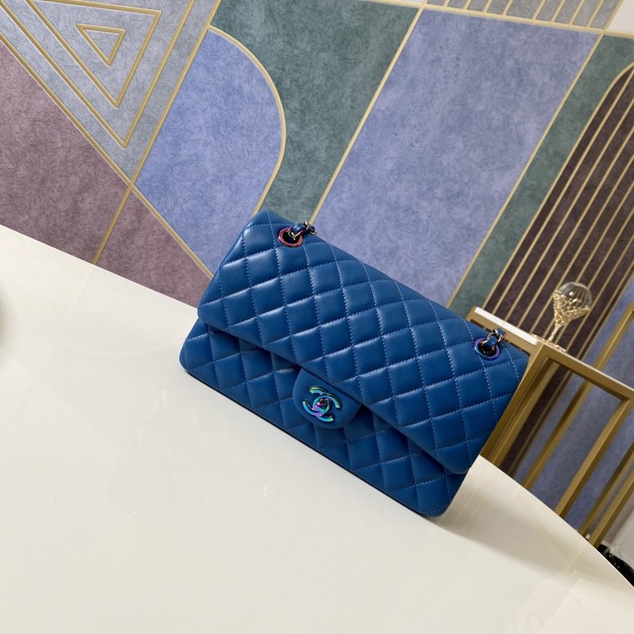 Handbag Chanel A01112-B05187-NA117 size 25.5*6.5*15.5 cm