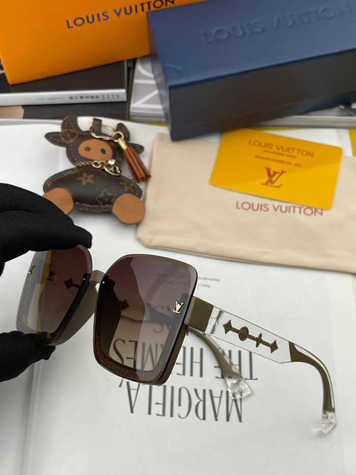 Sunglasses Louis Vuitton L5221