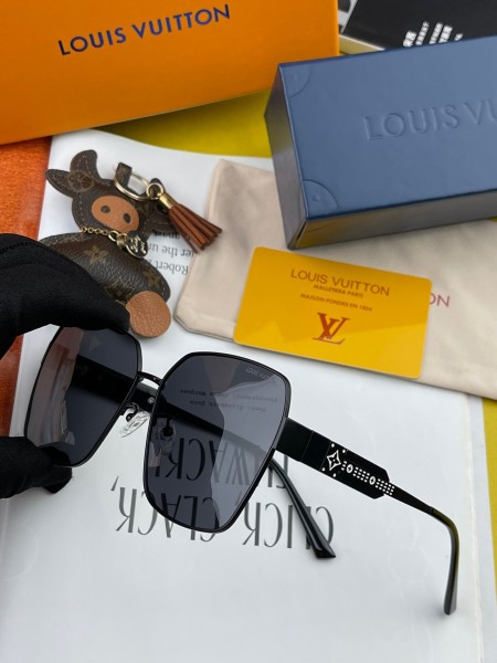 Sunglasses Louis Vuitton L1285