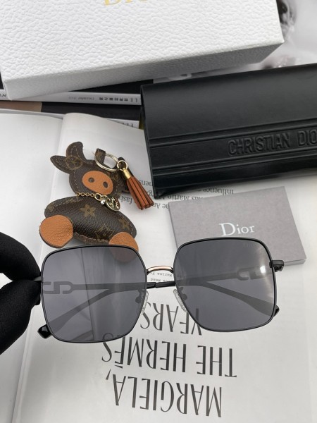 sunglasses Dior CD9364