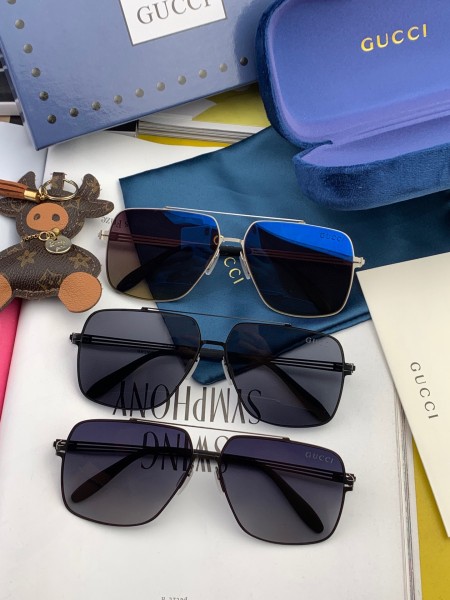 Sunglasses Gucci G2705