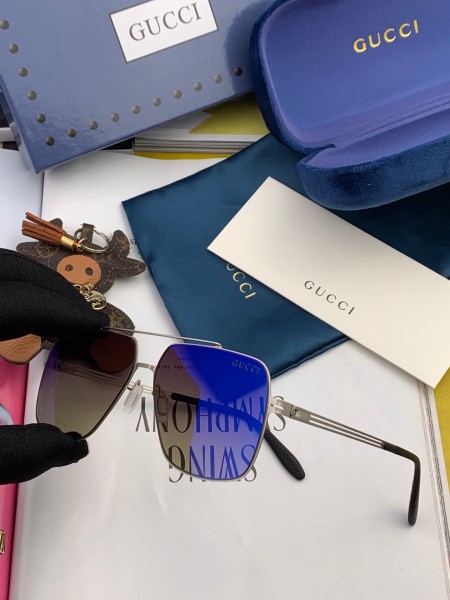 Sunglasses Gucci G2705