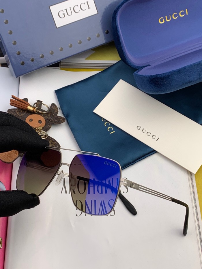 Sunglasses Gucci G2705