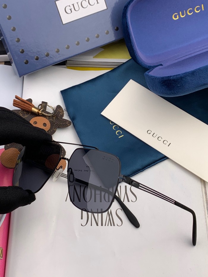 Sunglasses Gucci G2705