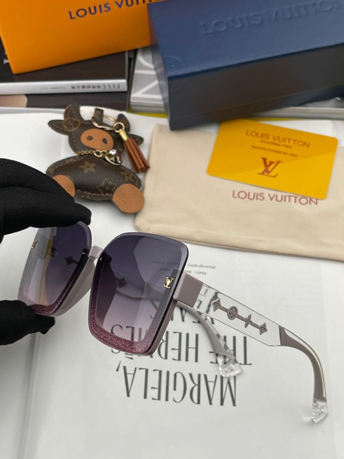 Sunglasses Louis Vuitton L5221