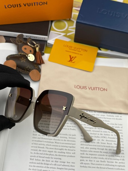 Sunglasses Louis Vuitton L1047
