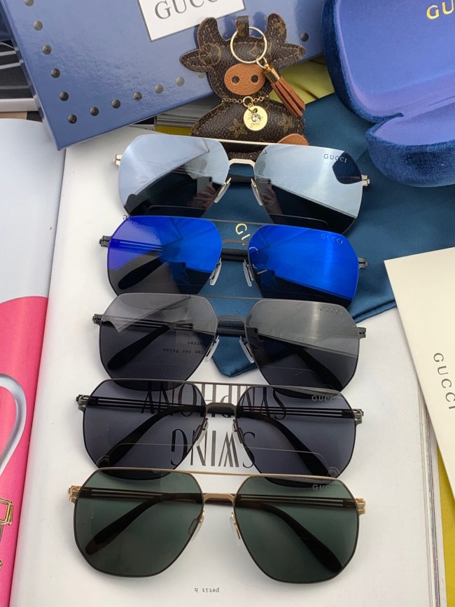 Sunglasses Gucci G7500