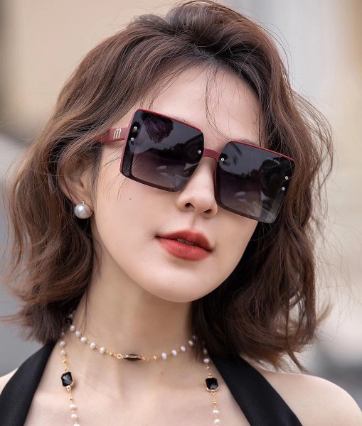 sunglasses Miu Miu MM1045