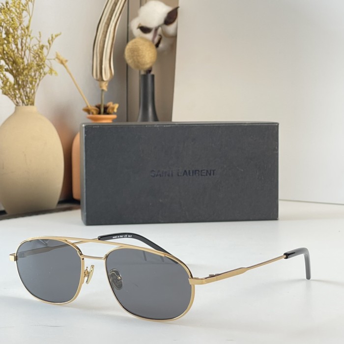 Sunglasses Saint Laurent SL561