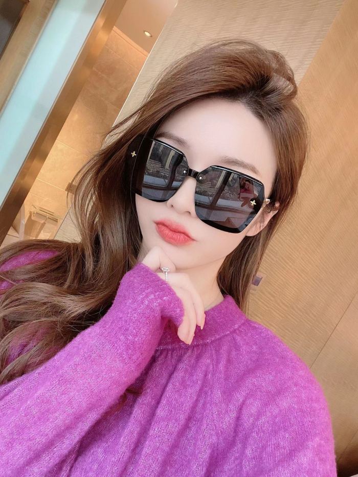 Sunglasses Louis Vuitton L0810