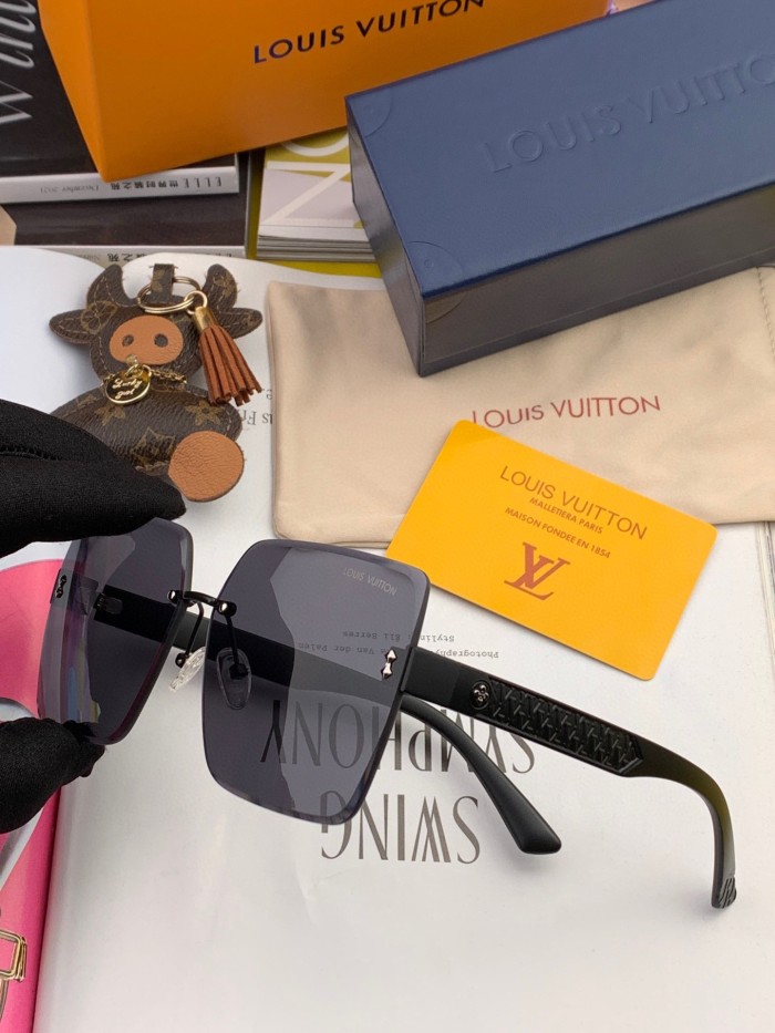 Sunglasses Louis Vuitton L6226