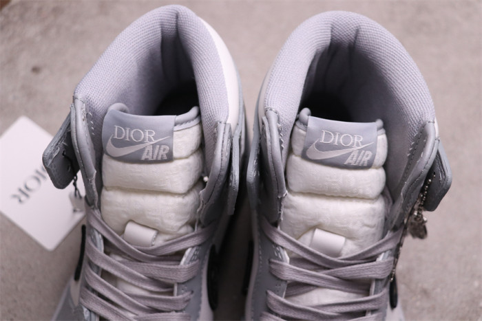 Jordan 1 Retro High Dior