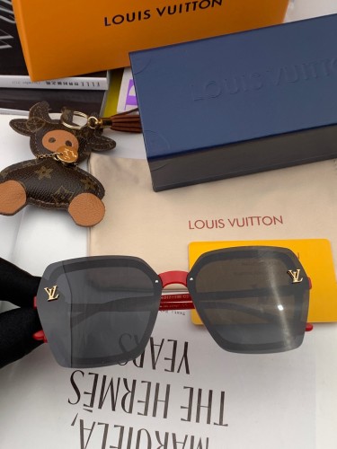Sunglasses Louis Vuitton L658