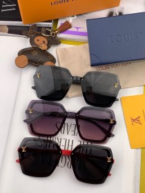 Sunglasses Louis Vuitton L658