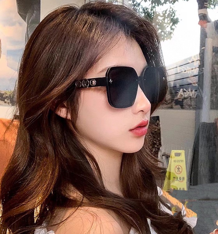 Sunglasses Louis Vuitton L5771