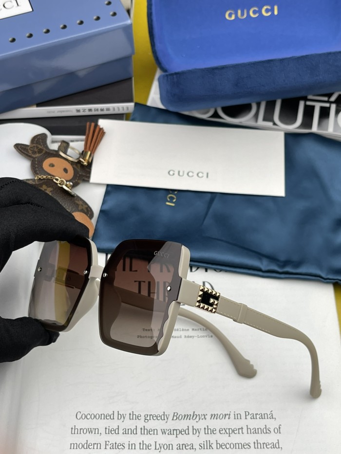 Sunglasses Gucci G3851