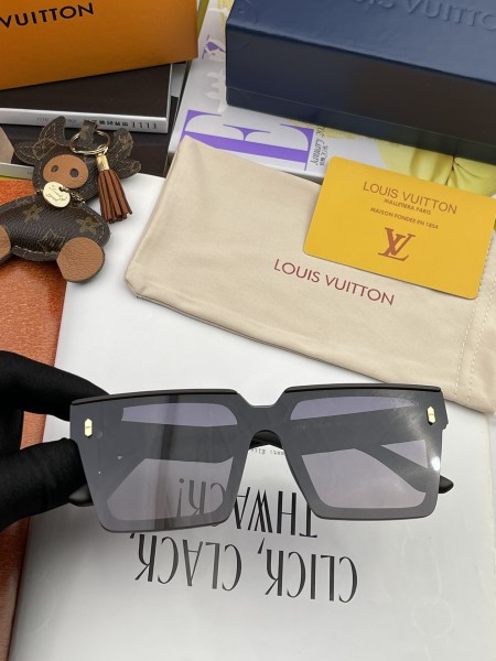 Sunglasses Louis Vuitton L1211