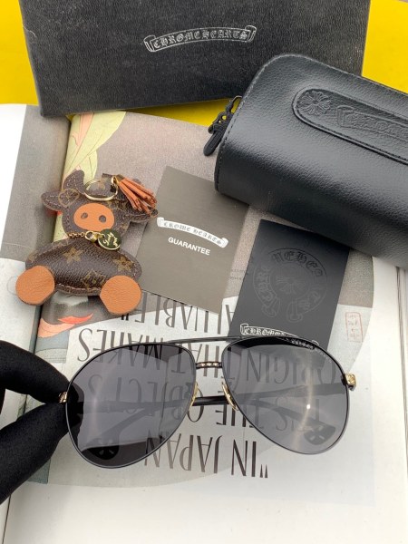 sunglasses Chrome Hearts KLX948