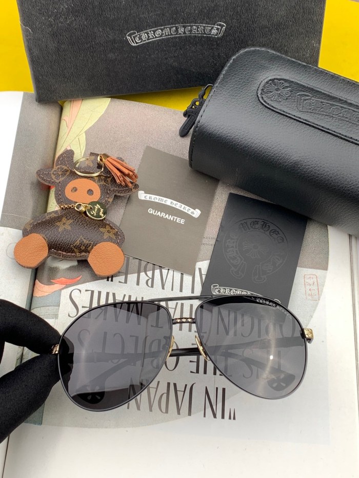 sunglasses Chrome Hearts KLX948