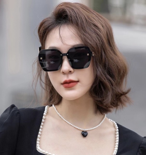 Sunglasses Chanel CH1598