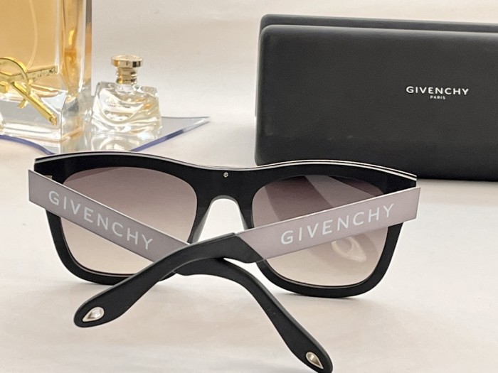 sunglasses Givenchy GV7016 Size:52-21-145