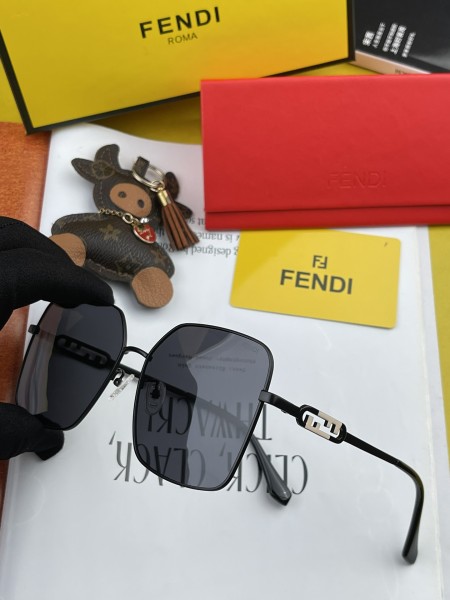 Sunglasses Fendi FD2651