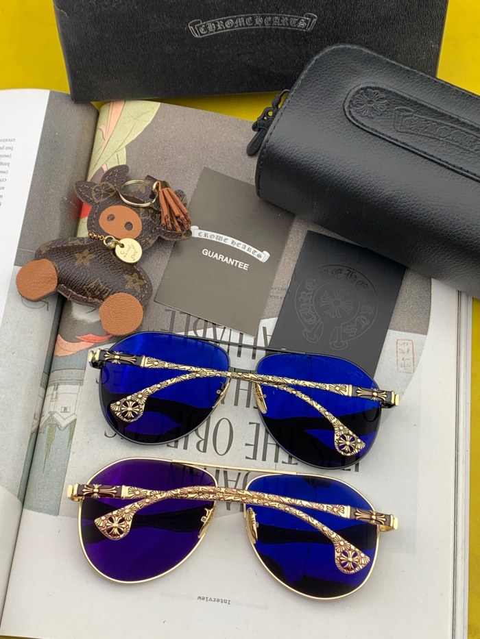 sunglasses Chrome Hearts KLX948